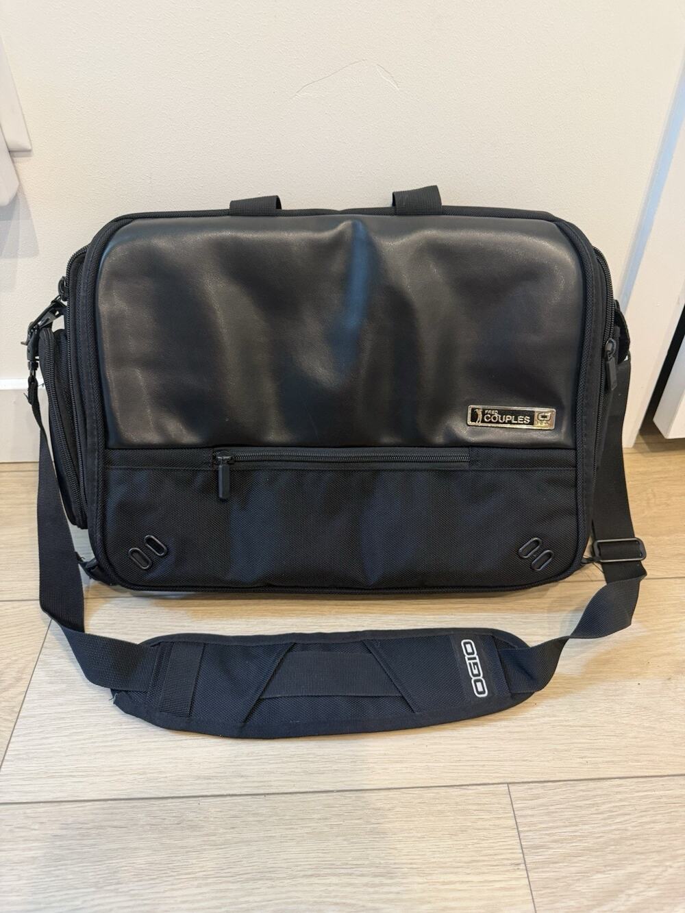 OGIO Men's Fred Couples Street City Corp Messenger Bag, Black 321007-03
